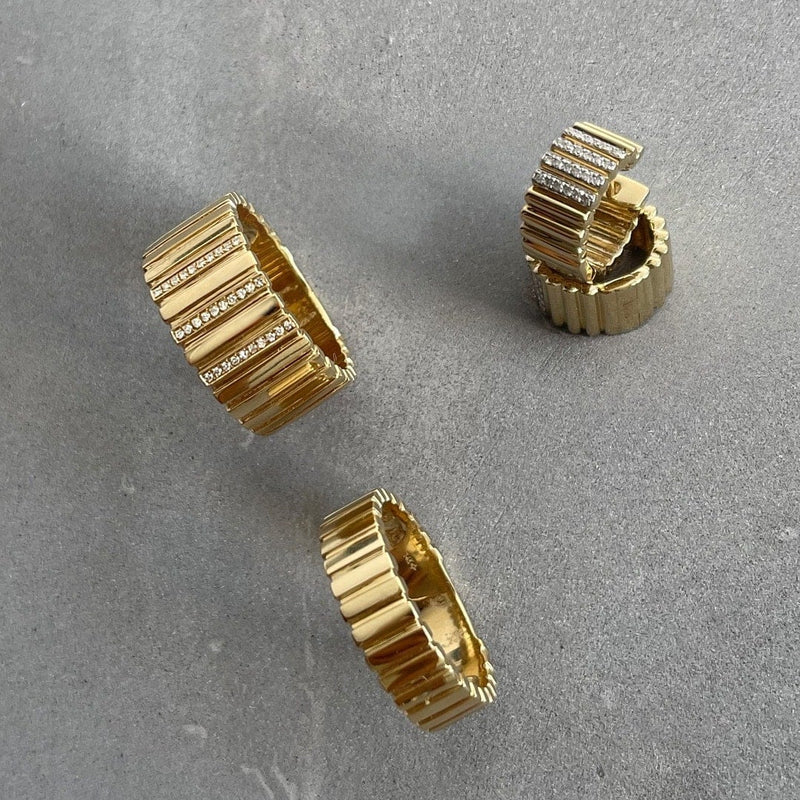 Gold Ribbed Ring